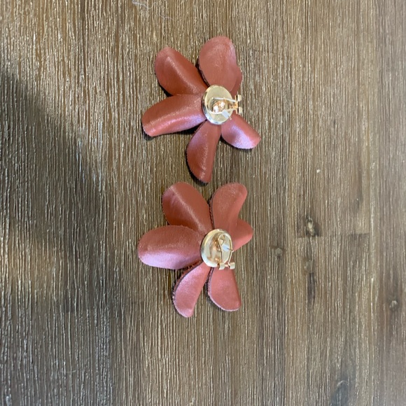 Zara Floral statement earrings - Picture 5 of 6